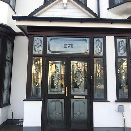 371 Guest House Ig1 4Uq Илфорд Экстерьер фото