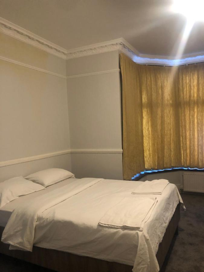 371 Guest House Ig1 4Uq Илфорд Экстерьер фото